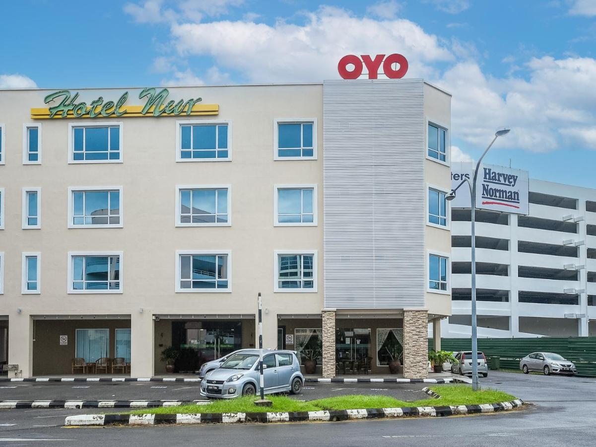 Super Oyo 985 Hotel Nur Miri Eksteriør bilde