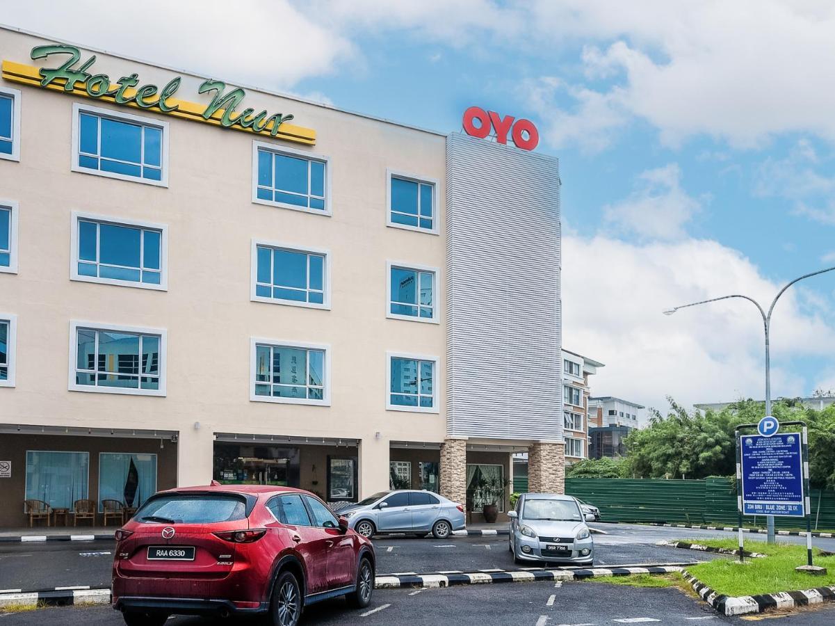 Super Oyo 985 Hotel Nur Miri Eksteriør bilde