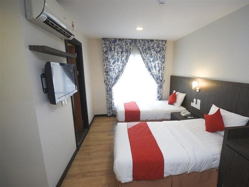 Super Oyo 985 Hotel Nur Miri Eksteriør bilde