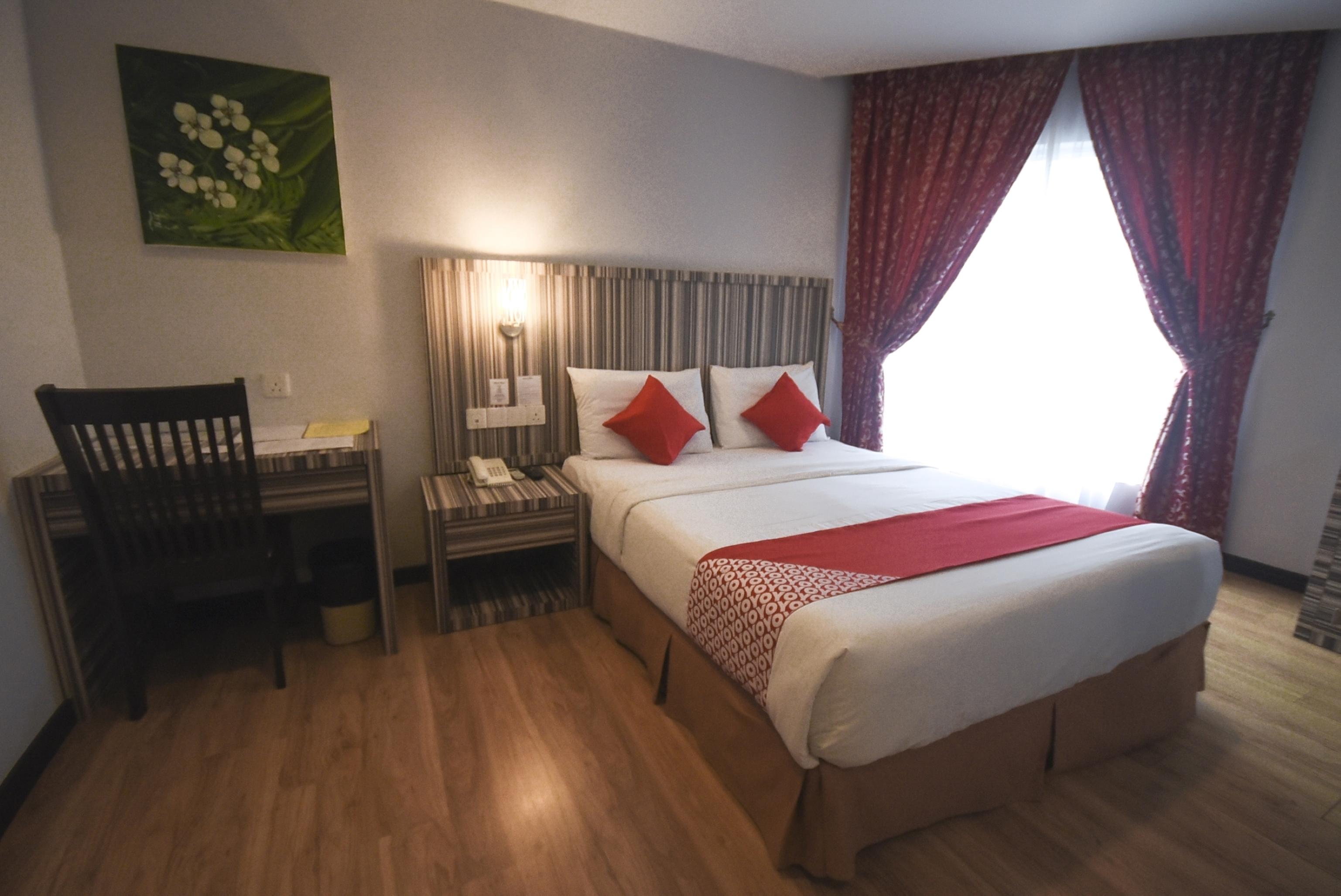 Super Oyo 985 Hotel Nur Miri Eksteriør bilde