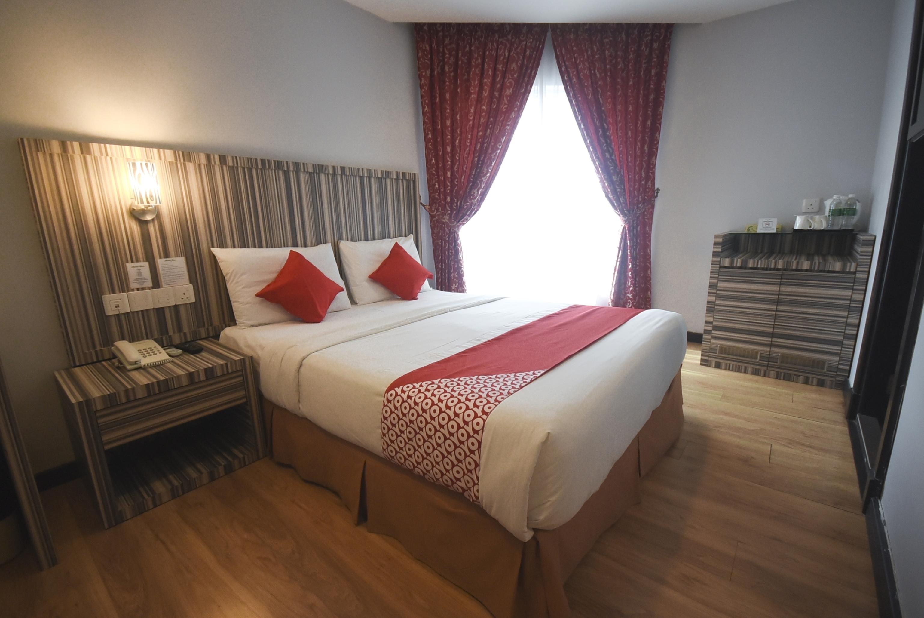 Super Oyo 985 Hotel Nur Miri Eksteriør bilde