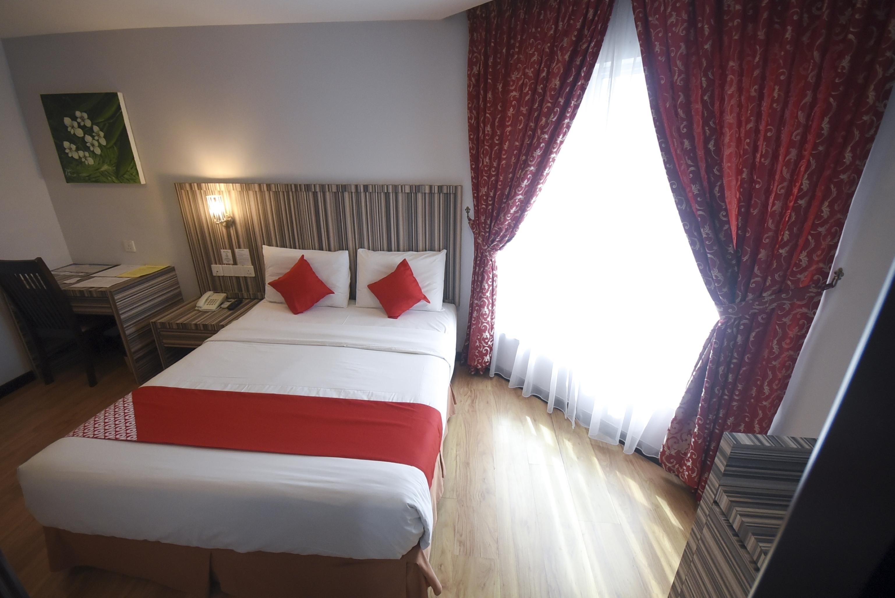 Super Oyo 985 Hotel Nur Miri Eksteriør bilde