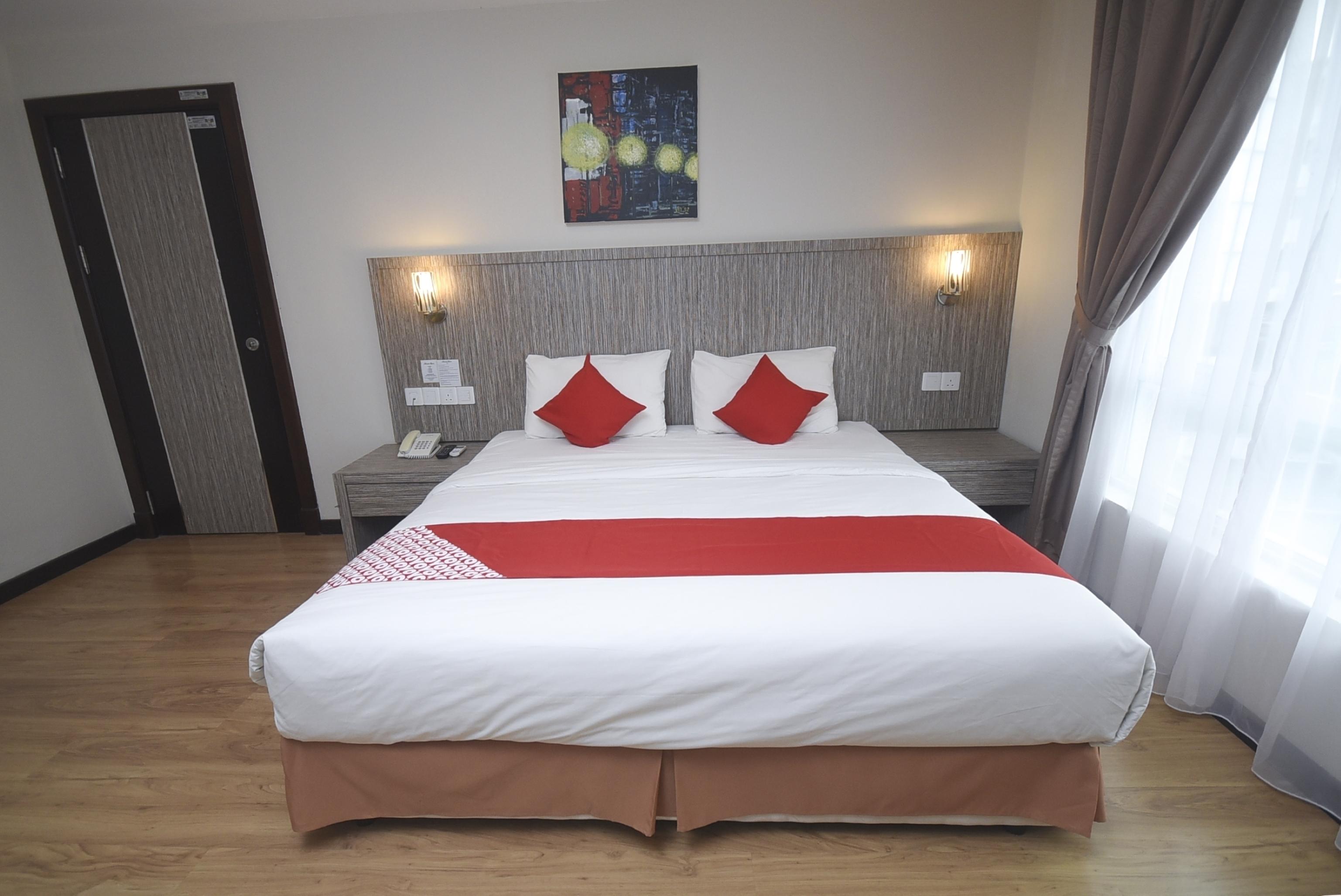 Super Oyo 985 Hotel Nur Miri Eksteriør bilde