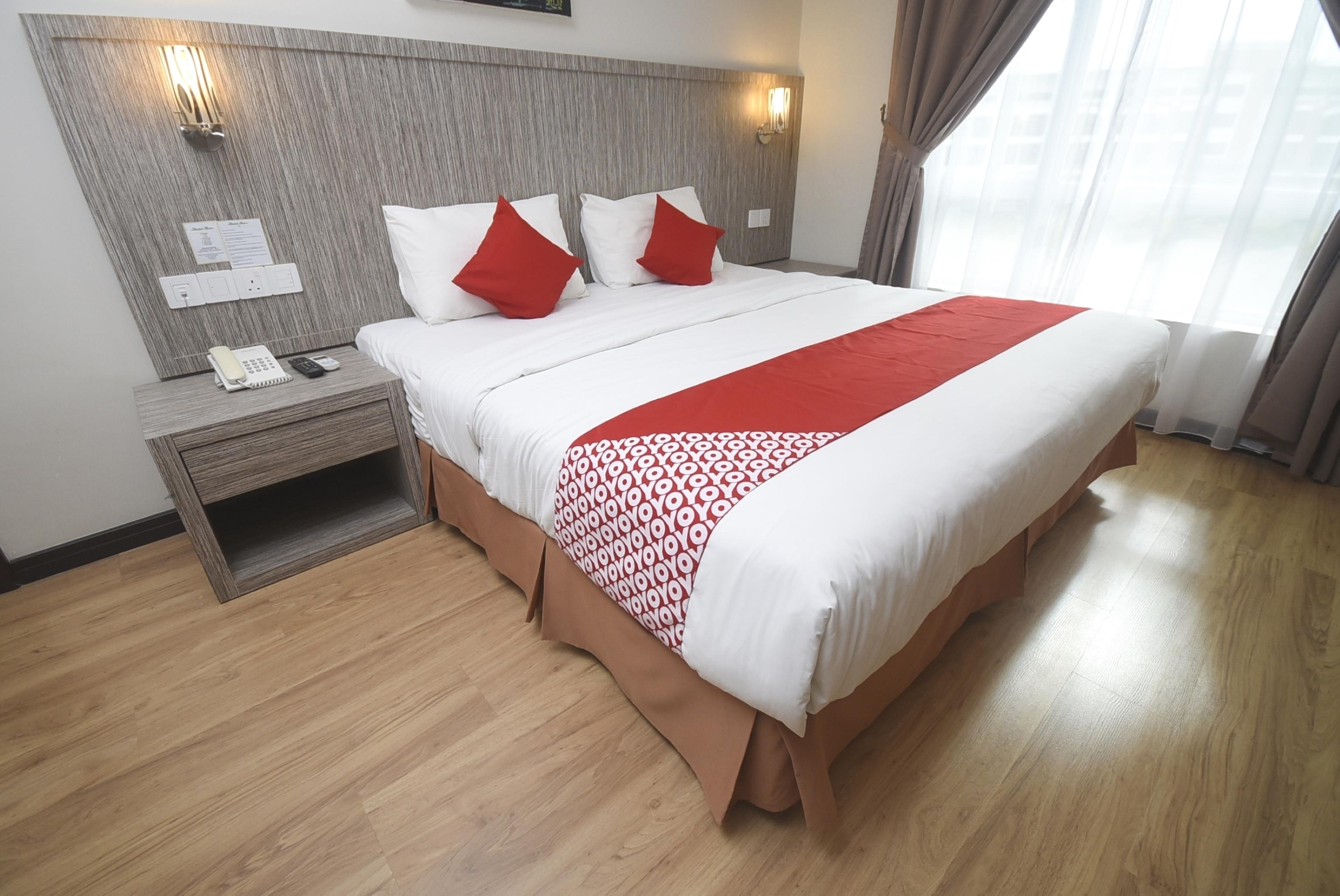Super Oyo 985 Hotel Nur Miri Eksteriør bilde