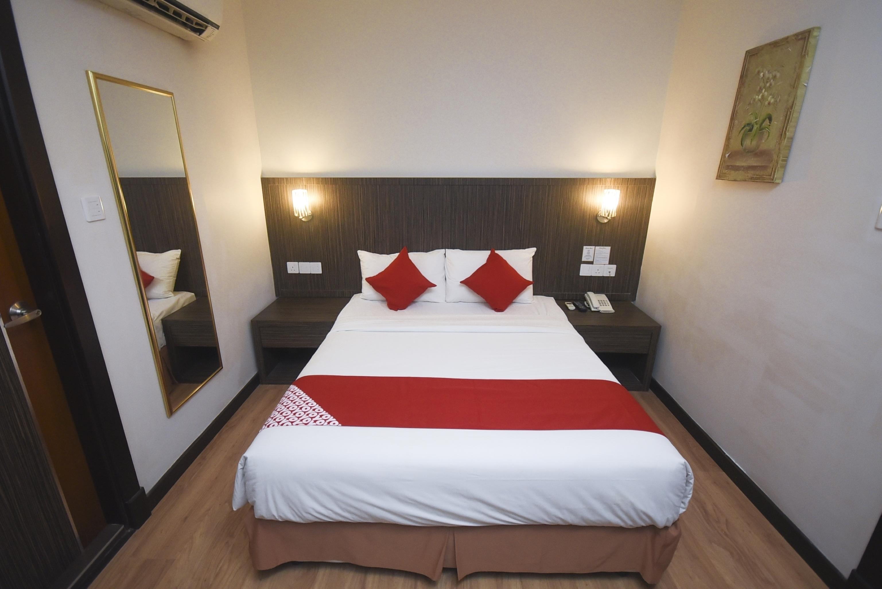 Super Oyo 985 Hotel Nur Miri Eksteriør bilde