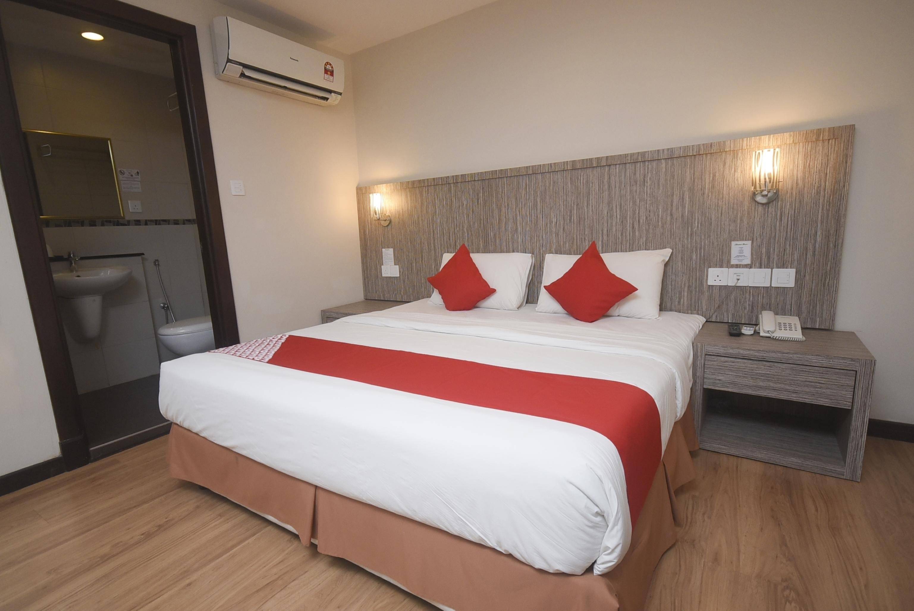 Super Oyo 985 Hotel Nur Miri Eksteriør bilde