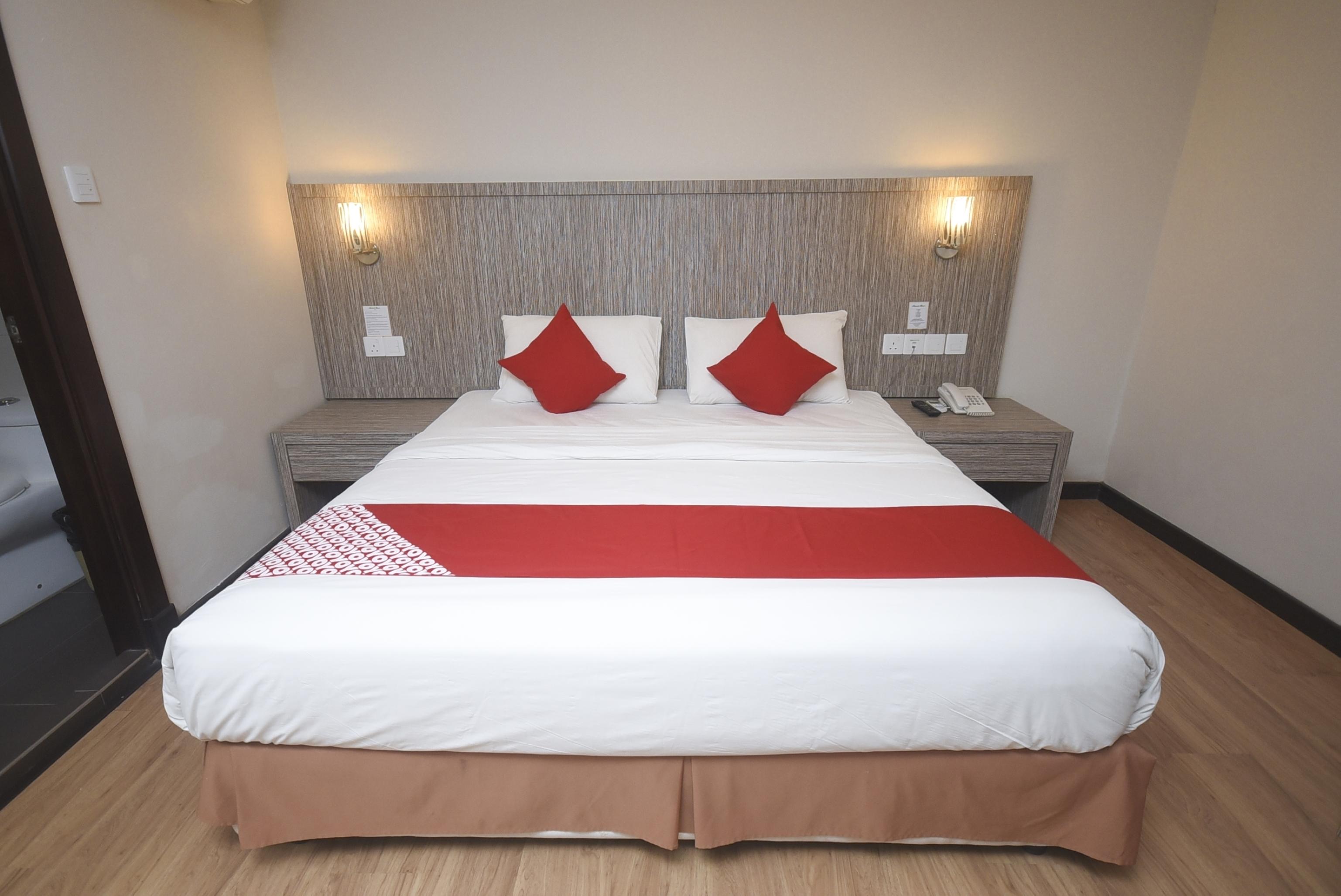 Super Oyo 985 Hotel Nur Miri Eksteriør bilde