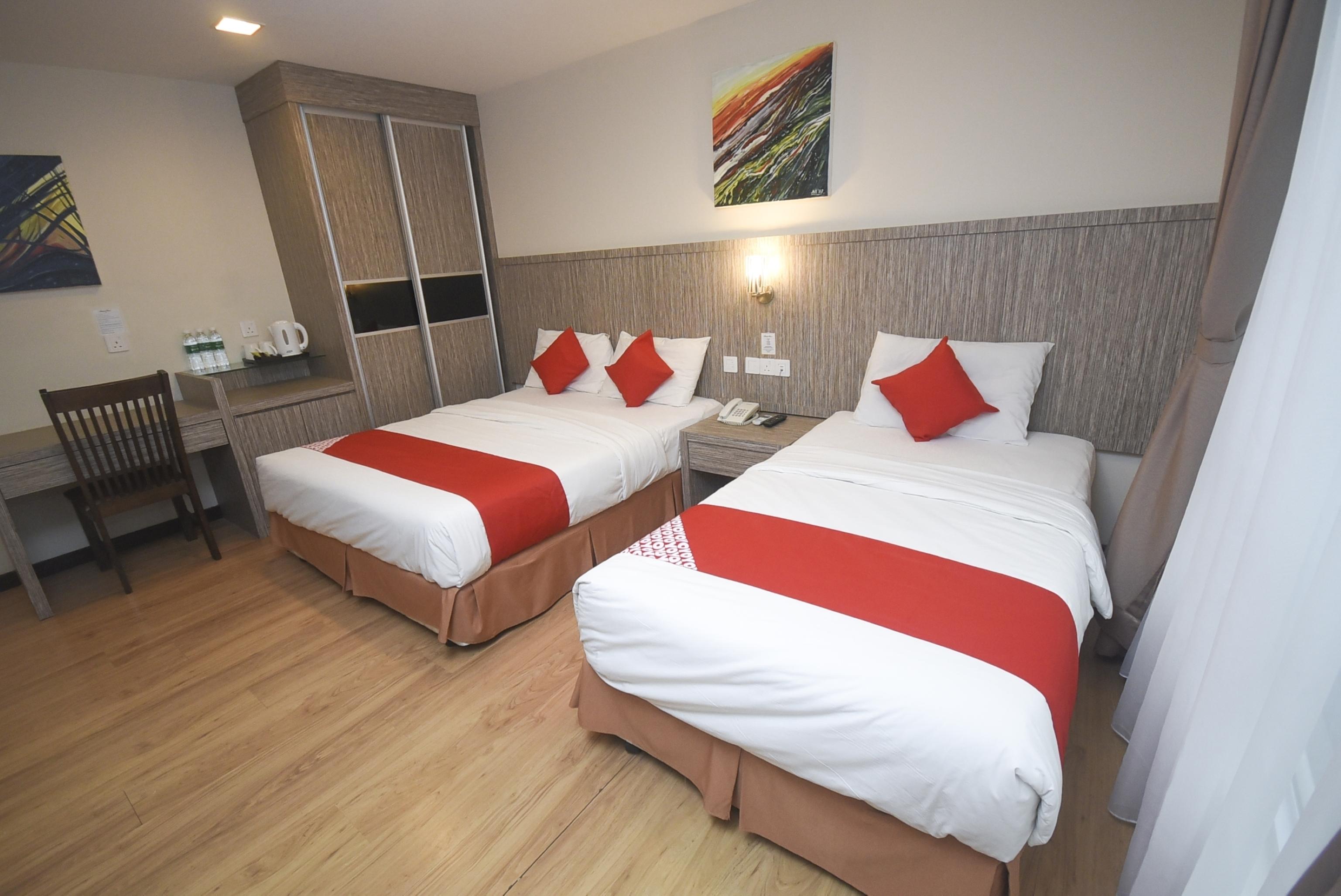 Super Oyo 985 Hotel Nur Miri Eksteriør bilde