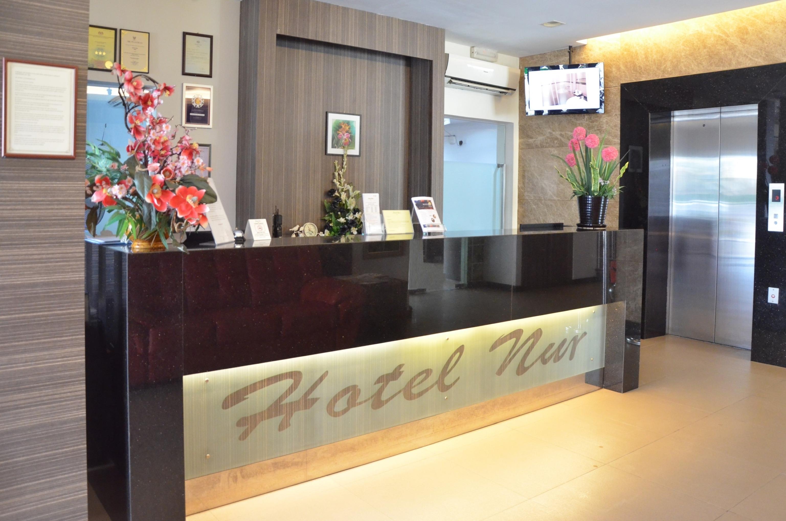 Super Oyo 985 Hotel Nur Miri Eksteriør bilde